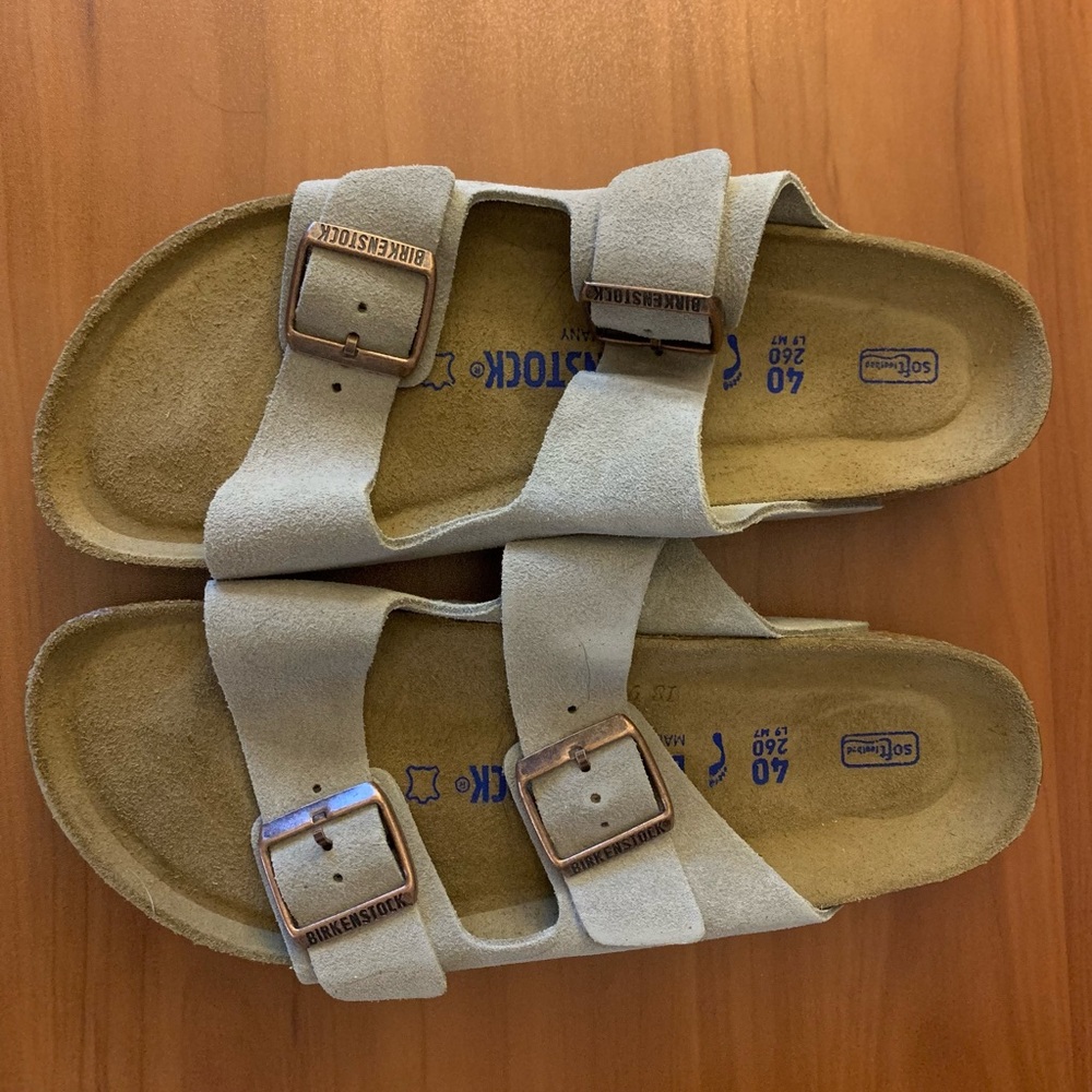 BRAND NEW IN BOX Birkenstock Arizona in Taupe